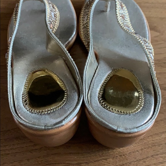 EUC slide sandals size 39 - Picture 4 of 7